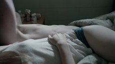 2. Сексуальная блондинка в постели – Бесстыжие