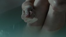1. Секси Эми Адамс принимает ванну – Бэтмен против Супермена: На заре справедливости