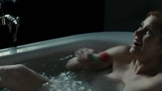 13. Секси Эми Адамс принимает ванну – Бэтмен против Супермена: На заре справедливости