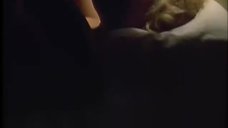 9. Секс сцена с Дженнифер Эль в поезде – Ромашковая поляна